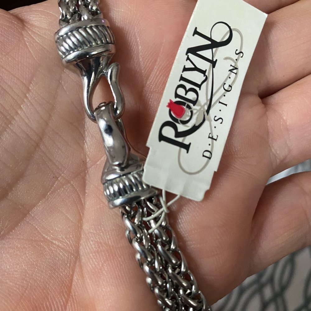 ROBLYN DESIGNS Stone Pendant Necklace - Picture 8 of 8